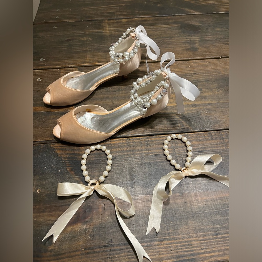 Kitten heel vintage special occasion wedding shoes